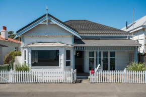 Ahuriri Cottage - Napier Holiday Home